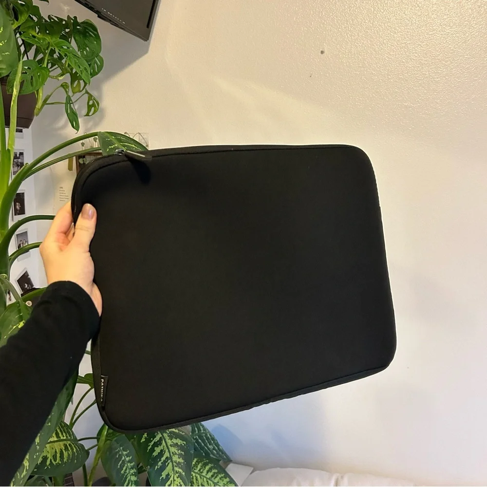 Laptop case sleeve on black 15”